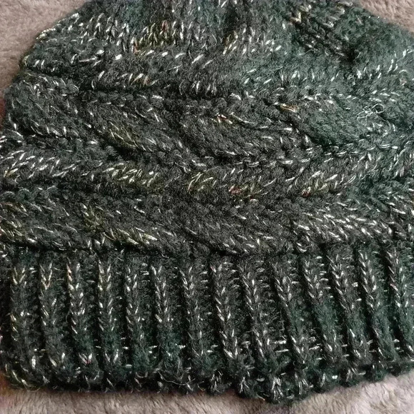 Lady's David & young beanie (#409) - Picture 2 of 4